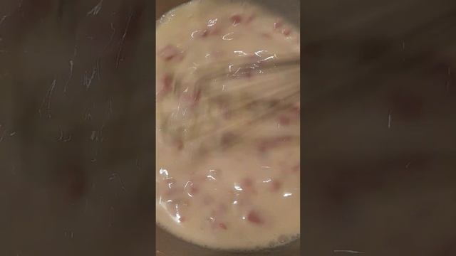 СУП ПЮРЕ КАРТОФЕЛЬ СОСИСКИ СМЕТАНА ..ВЗБИТЬ..ГОТОВИТЬСЯ БЫСТРО..ВКУСНО..???????