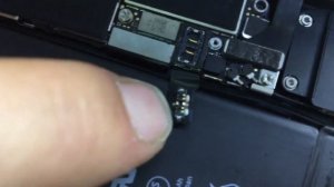 Айфон перезагружается и снова включается. Самая частая проблема в айфоне. Айфон не заряжается!?