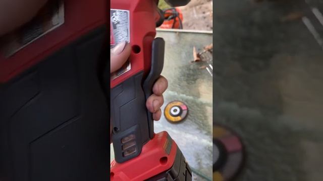 Milwaukee fuel m18 grinder problem смотреть онлайн