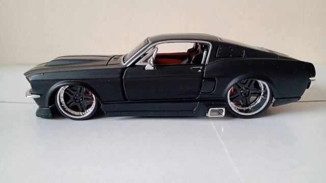 Maisto PRO RODZ , 1/24 scale , 1967 Ford Mustang . смотреть онлайн