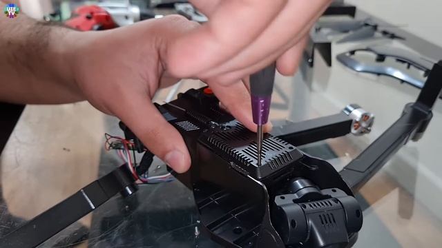 How to Dismantle Disassemble Drone? SG906 Pro 2 Repair Change Arm Leg Motherboard Body camera Gimbl смотреть онлайн