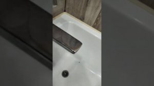 Как избавится от пятен на хромированном смесителе в ванной.