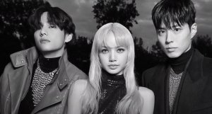 BTS  Тэхён и Лиса прибыли на шоу Celine, их родители также ПРИСУТСТВУЮТ...