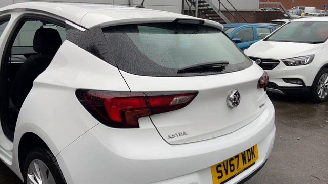 Vauxhall Astra 1.4i Turbo Energy Hatchback 5dr Petrol Manual Walkaround Summit White смотреть онлайн
