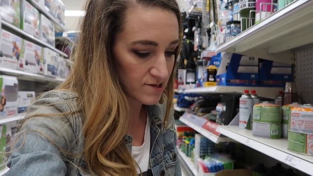 LAST MINUTE SHOPPING + CRICUT OBSESSED: Vlogmas Day 23 смотреть онлайн
