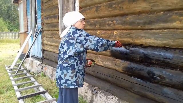 Красим бревенчатый дом отработанным машинным маслом. смотреть онлайн