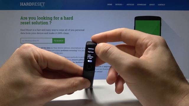 How to Change Display Brightness in Honor Band 4 - Update Display Look смотреть онлайн