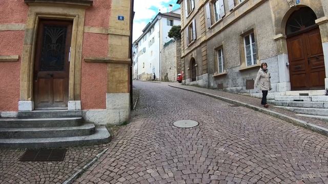 Neuchâtel Old Town Walking Tour in Switzerland, Spring [4K] смотреть онлайн