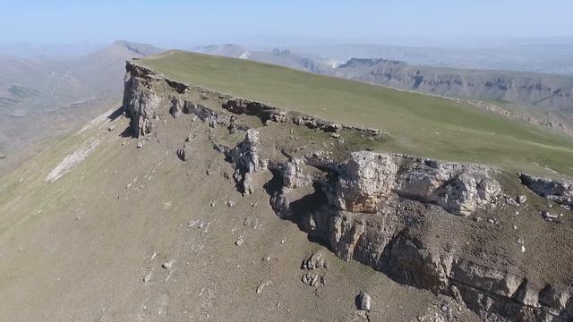 Скальной навес обзорный полет в сторону Гапшима смотреть онлайн
