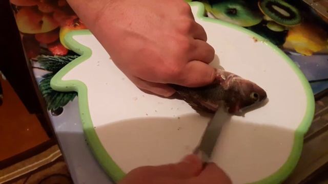 Как снять шкуру с окуня смотреть онлайн