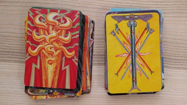 THOTH trimmed - 4k tarot flip-through смотреть онлайн