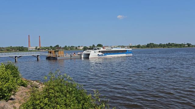 Первый новый современный катамаран прибыл в Кронштадт. 17.06.2023 г. смотреть онлайн