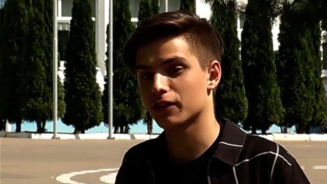 "Золотой выпускник" - медалист Видновской школы № 7 Никита Бибикин смотреть онлайн