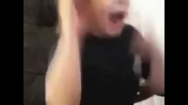 Funny Videos of People Getting Scared - Scary Maze Video смотреть онлайн