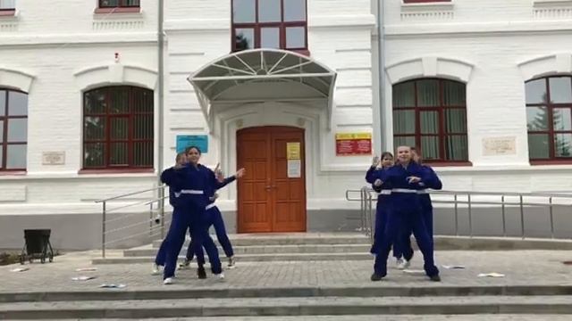 Флешмоб отряда ЮИД Шихазанской школы "Двойная сплошная" смотреть онлайн
