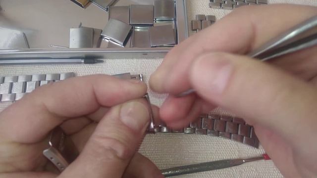 КАК УВЕЛИЧИТЬ БРАСЛЕТ ДЛЯ ЧАСОВ. СКОБЫ / HOW TO ENLARGE A WATCHBAND смотреть онлайн