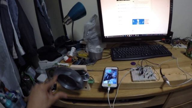 Mechanical Phone Charger смотреть онлайн