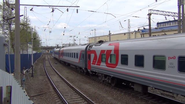 Электровоз ЭП1М-493 с поездом №19 Ростов-на-Дону — Москва смотреть онлайн