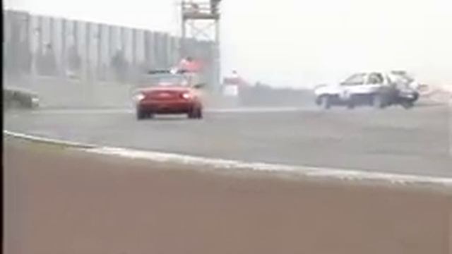 Mark Burton crashes Ford Fiesta at Silverstone 1999 смотреть онлайн
