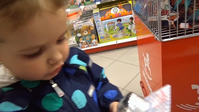 Германия #5 Мюнхен накупили много игрушек мороженое в магазине и Катя купается в смотреть онлайн