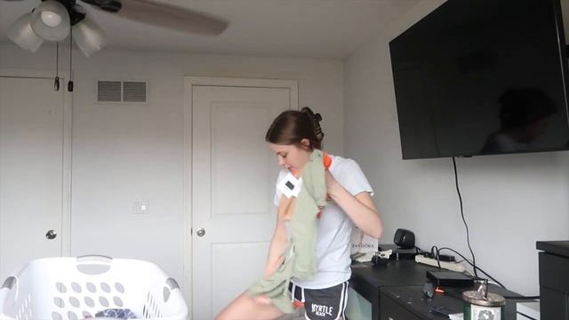 CLEAN MY ROOM WITH ME || Part 3..it's a disaster again смотреть онлайн
