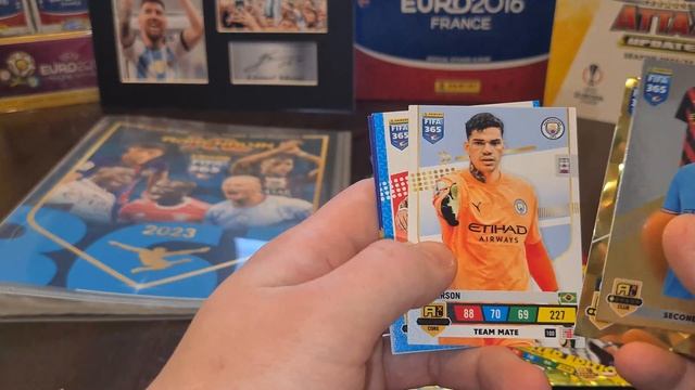Обзор Panini FIFA 365! Лимитки, автографы! смотреть онлайн