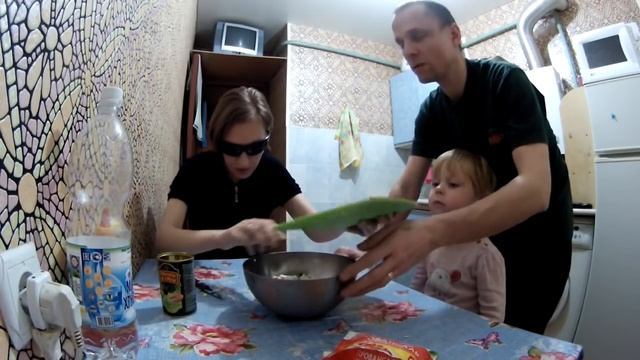 салат из Оливок и крабовых палочек. Готовим не глядя. смотреть онлайн