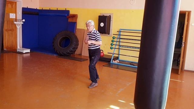 Бокс / Упражнение для координации звеньев тела от мастера спорта СССР / Роберт Люгай смотреть онлайн