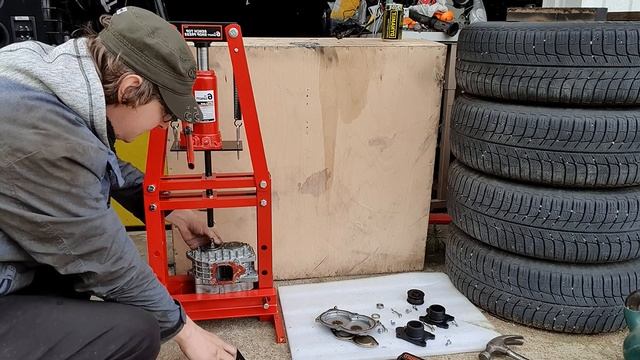 Aisin AMR500 Supercharger Disassembly (broken Bearings) #aisin #amr500 #supercharger