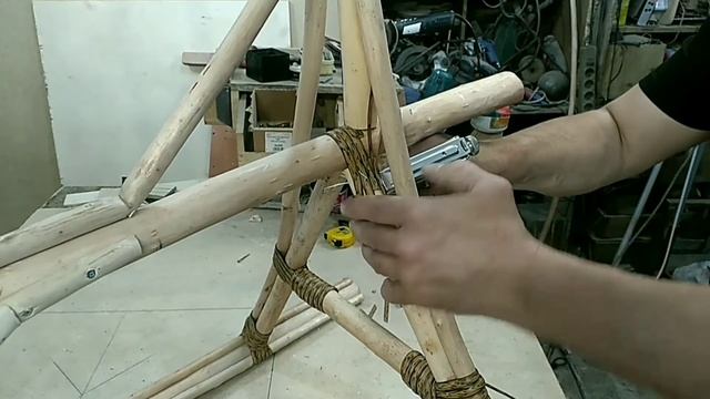 Как сделать плетеный стол из лозы, искусственного ротанга и фанеры. смотреть онлайн