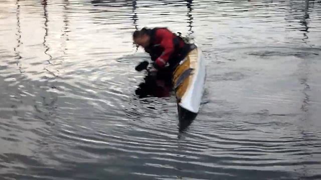 Kayak saving - storm roll смотреть онлайн