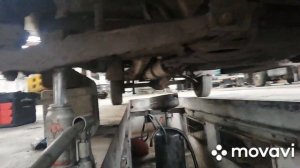 Форд Транзит 2.5 дизель. Меняем подвесной подшипник и передние колодки.