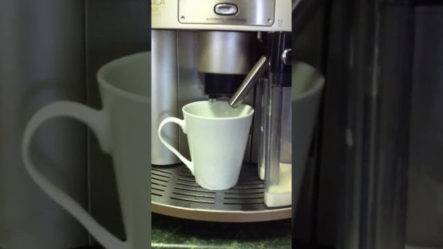 Delonghi Magnifica Coffee Machine смотреть онлайн