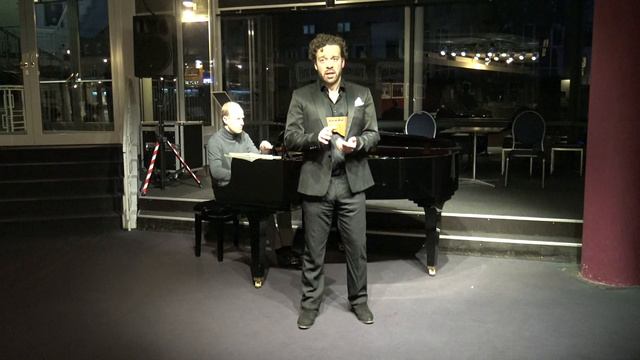 Carl Rumstadt sings Papageno смотреть онлайн