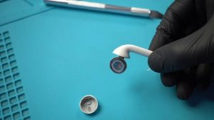 Возможен ли ремонт AirPods? Разбираем наушники Apple