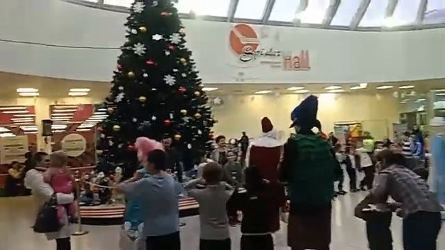 RUSSIA ТОЛЬЯТТИ ТРК КАПИТАЛ ЕЛКА 2018 |НОВЫЙ ГОД ТОЛЬЯТТИ-YOUTUBE смотреть онлайн