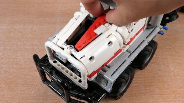 Part 2 : Building the Bodywork of the Western Star 6900 TwinSteer