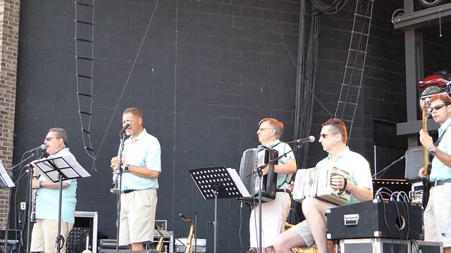 Krak Krakowiak - The Knewz at MKE Polish Fest 2018 смотреть онлайн
