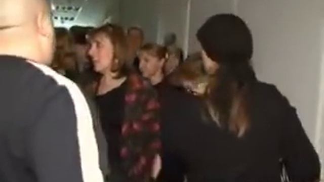 Татьяна Догилева лежит на полу в префектуре смотреть онлайн