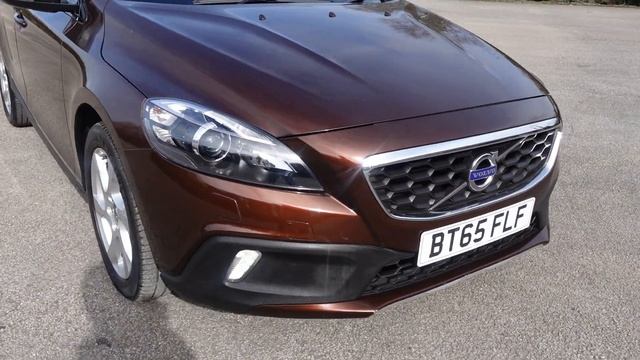 2015 VOLVO V40 2.0 D2 CROSS COUNTRY LUX смотреть онлайн
