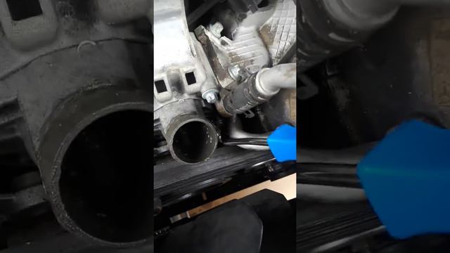 How to replace a thermostat on a 2000 Mercedes ML430 смотреть онлайн