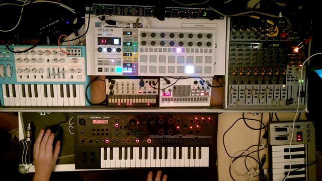 Baked in Space / Micro Brute, Beat Step Pro, Roland JD-xi, Korg Volca Keys, Korg Volca Sample смотреть онлайн