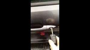 ЛАЙФХАК. ВСКРЫТИЕ АВТО. ЗАКИСШИЙ ЗАМОК.