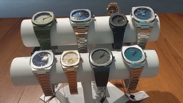 Стильные часы на каждый день смотреть онлайн