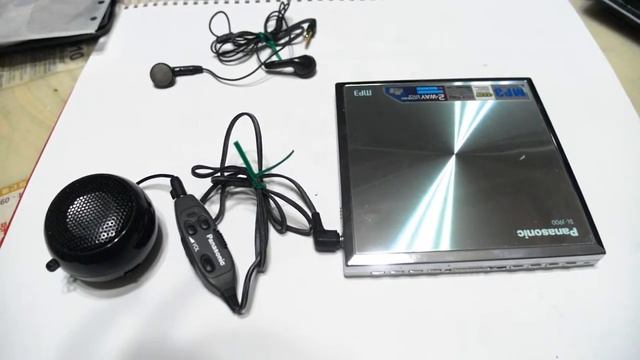 Panasonic PORTABLE CD PLAYER SL-J900 смотреть онлайн
