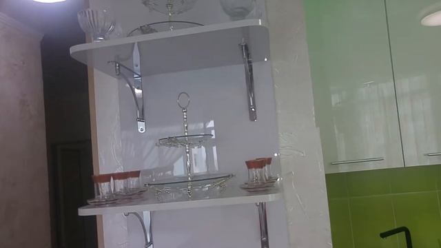 Аппетитная кухня в зелено оранжевом цвете, декор Икеа. смотреть онлайн