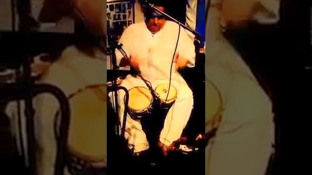 Solo de Bongo con baquetas смотреть онлайн