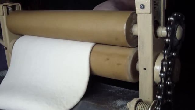 Тестораскаточная машинка своими руками смотреть онлайн