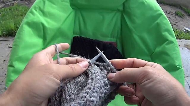 Шапка спицами с большой косой. смотреть онлайн