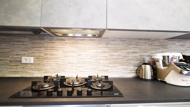 Recente costruzione con giardino privato смотреть онлайн